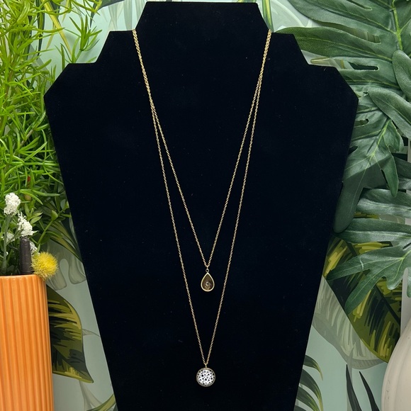 Black and White Polka-dot Pendant Necklace - Elegant Minimalist Layered Necklace - Picture 13 of 16